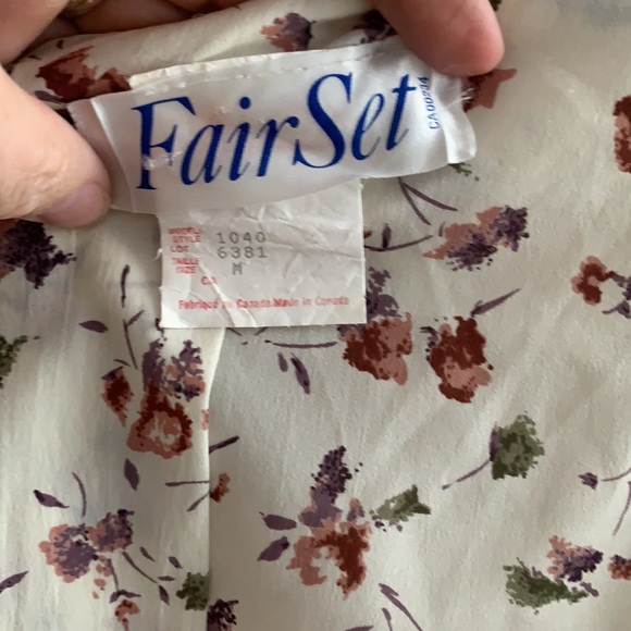 Vintage style top with floral pattern - Picture 6 of 6